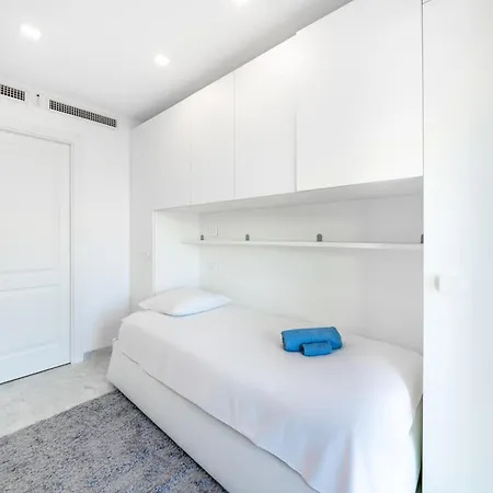 3 Pieces En Dernier Etage - Vue Et Montagnes - De Standing Αντίμπ